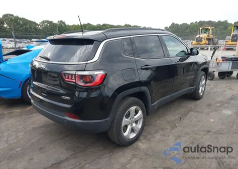 2019 Jeep Compass Latitude 4X4 from USA, damaged, VIN 3C4NJDBB8KT629469